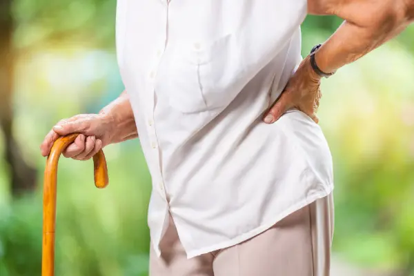 La cirugía de cadera en adultos mayores es una intervención que puede marcar la diferencia en la calidad de vida de muchas personas. Entender cuándo es necesaria y cuáles son...